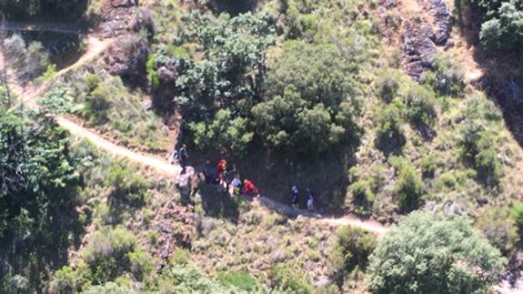 Evacuan a una mujer tras sufrir una caída en la Ruta de las Puentes de Malpaso en Molinaseca