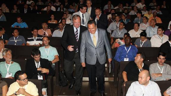 El alcalde de León y el embajador de la OEA se disponen a inaugurar el ‘Summer Bootcamp.’