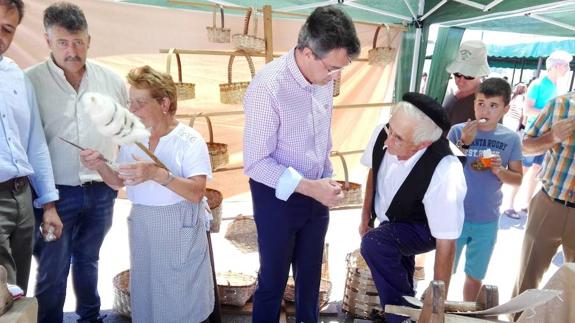 Juan Martínez Majo en la feria de Murías.