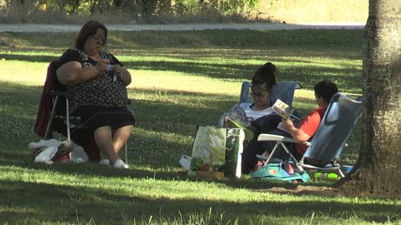 La Candamia se convierte en los meses estivales en el refugio de los leoneses.