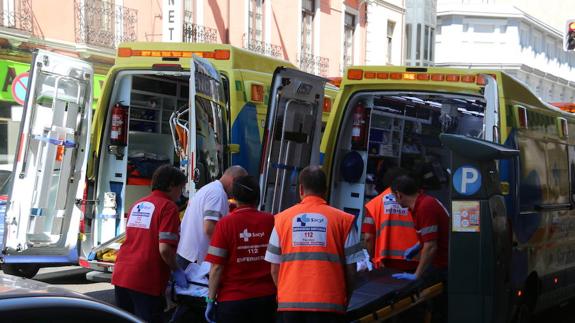 Imagen de las ambulancias que se desplazaron hasta el lugar de la colisión.