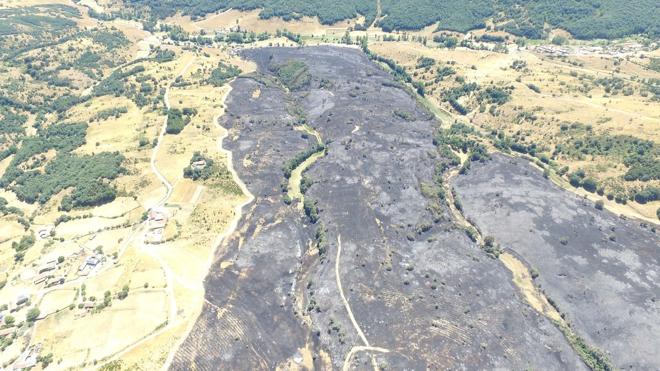 El incendio de Riello, a vista de dron con leonoticias