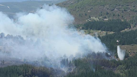 Imagen del incendio ya extinguido en Valle de Finolledo.