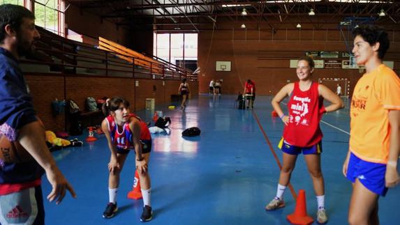 El club llevaba tiempo intentando inscribir un equipo sénior femenino en la Primera Nacional.