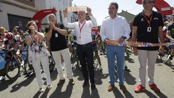 Salida en Cistierna de la novena etapa.
