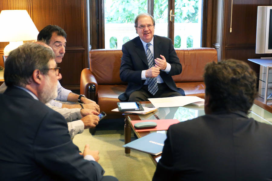 El presidente de la Junta de Castilla y León, Juan Vicente Herrera, preside la reunión del Consejo del Diálogo Social