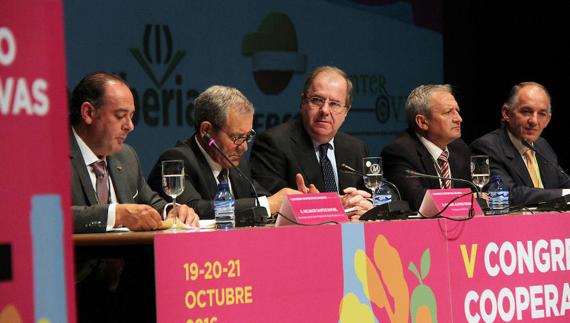 Herrera inaugura el V Congreso de Cooperativas Agrarias de Castilla y León. 