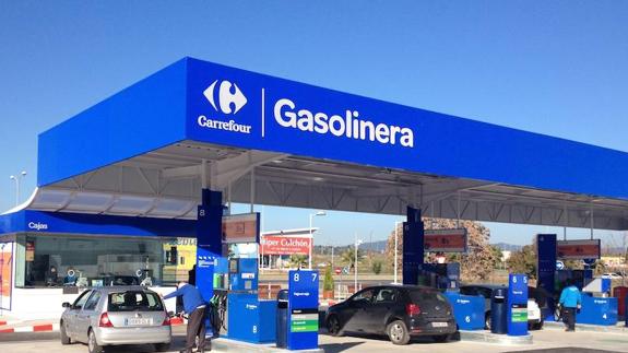 El pago a través del móvil revoluciona las gasolineras de Carrefour en León y Ponferrada