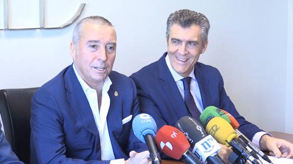 Javier Gómez, del Camarote Madrid, junto al presidente de la Fele, Javier Cepedano. 