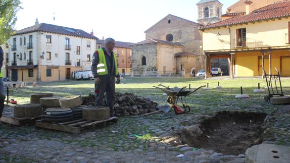 Inicio de las obras en la plaza del Grano.