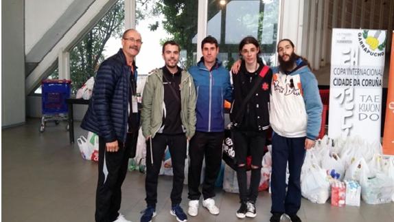 Participantes del Club de Taekwondo Quevedo León.