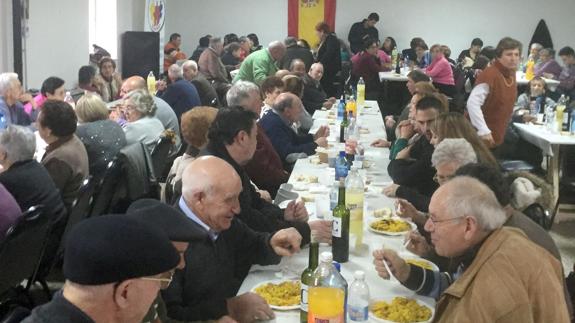 Comida solidaria en Castrillo de las Piedras.