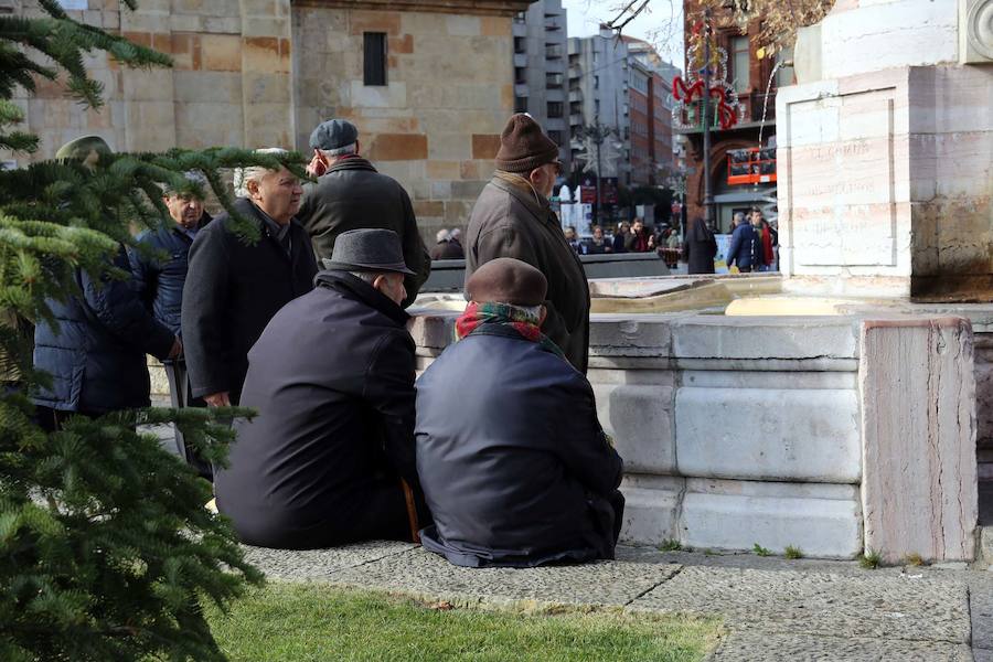 Ancianos en la ciudad de León. 