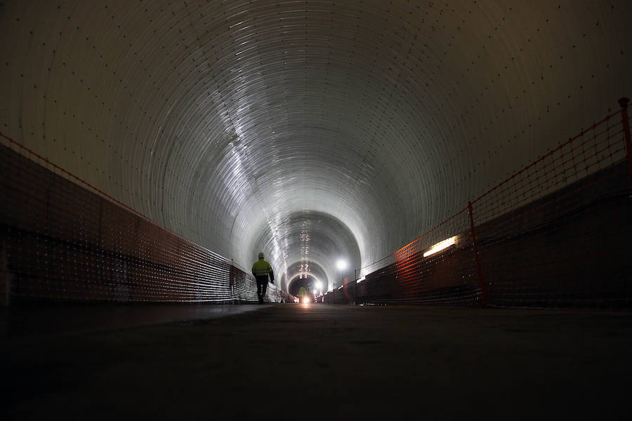 Interior del túnel de la Variante. 