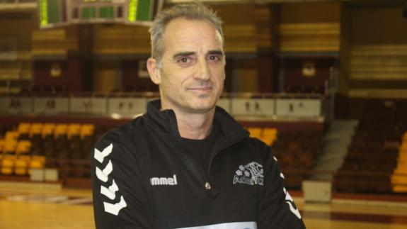 El entrenador del Abanca Ademar, Rafa Guijosa.
