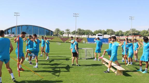 Los futbolistas del cuadro leonés comenzaron la sesión del miércoles con dos entrenamientos matutinos.