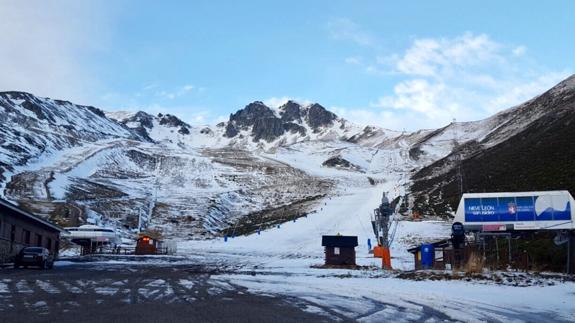 La escasa nieve hace imposible la apertura de San Isidro.Sanisidro.net