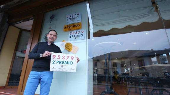 El propietario del bar La Posada del Teniente, en Toral de los Vados, Jose Luis Álvarez. 