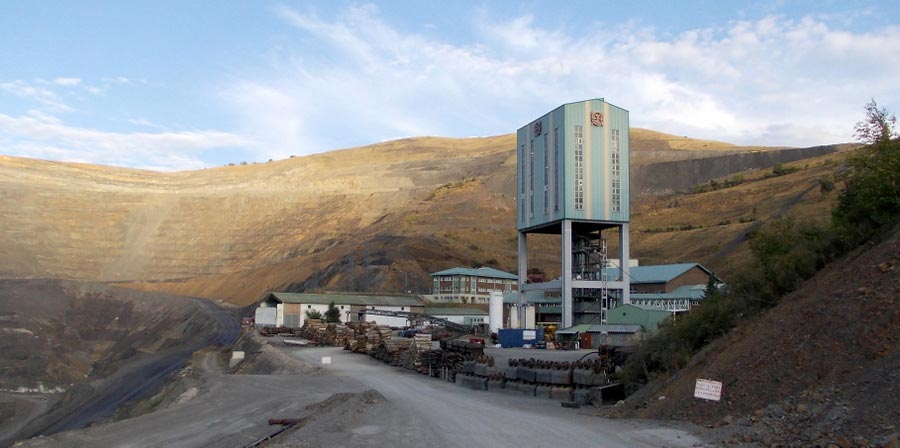 La Vasco arranca el cierre del interior con el desmantelamiento de la planta 550 del pozo Aurelio