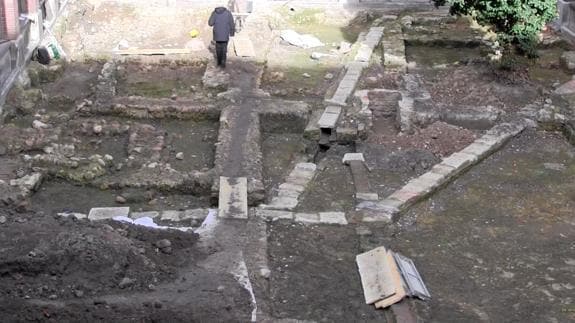 Parte de las excavaciones realizadas en el patio. 
