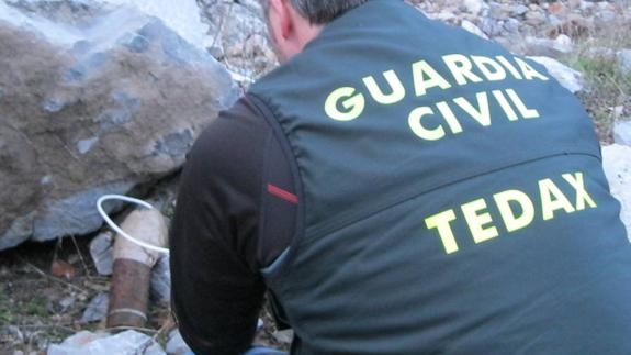 El Grupo de Desactivación de Explosivos de la Guardia Civil de León procedió a su destrucción.