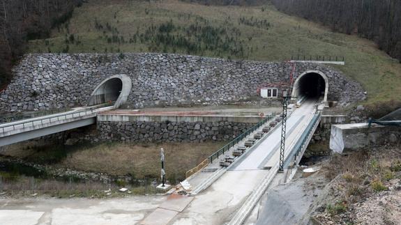 Bocas de los túneles de Los Pontones en las obras de la variante de Pajares. 