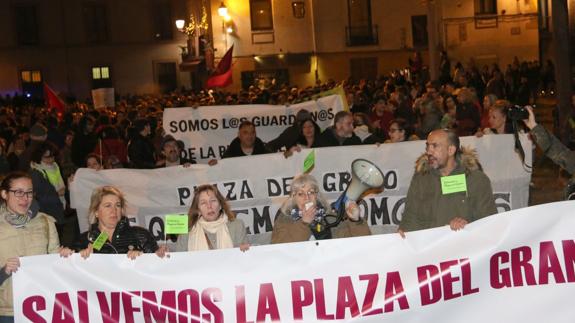 Cabecera de la manifestación de este jueves en la Plaza del Grano.