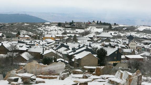 Un pueblo cubierto por la nieve.