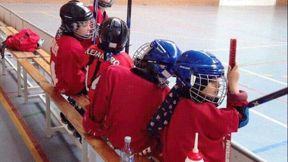 Jóvenes promesas del hockey.