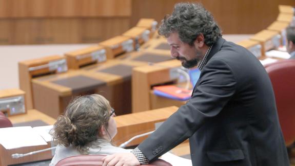 Sarrión durante la sesión en Cortes.