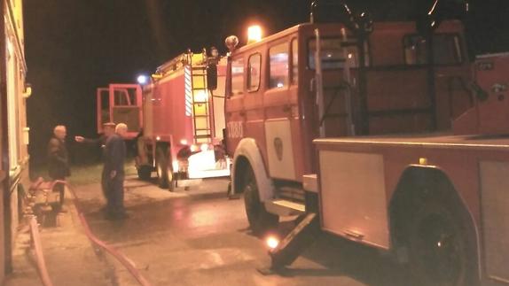 Intervención de los bomberos en Villoria de Órbigo.