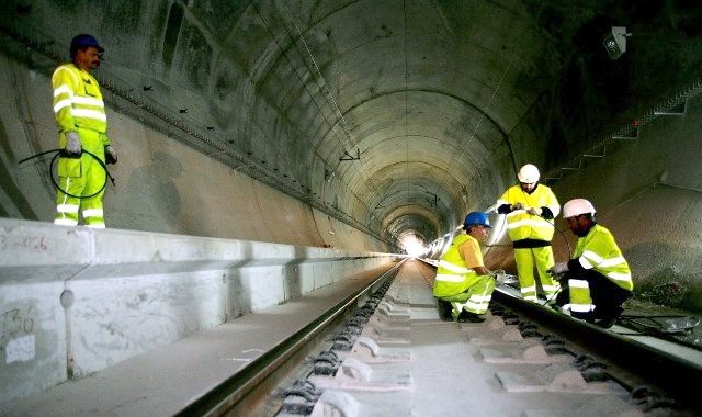 Operarios en la Variante cuando las obras estaban activas. 