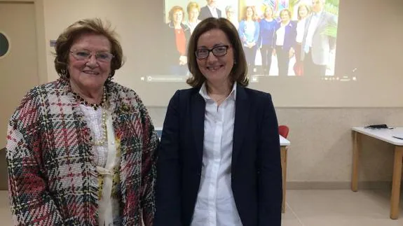 Mercedes García, presidenta honorífica, y Regina Granja, nueva presidenta de Alzheimer León.