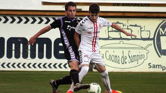 Toni, en el partido de ida ante el Valladolid B.