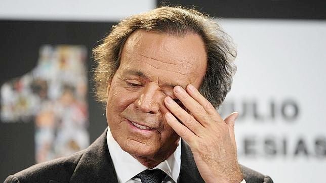 Julio Iglesias.