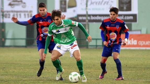 El Atlético Astorga, en un lance del partido que le enfrentó a la Gimnástica Segoviana. 