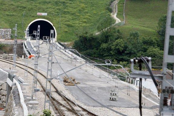 Inicio de la variante, en Pola de Lena, tramo cuyos primeros 4,9 kilómetros ejecutó Corsán-Corviam junto a Comsa. 