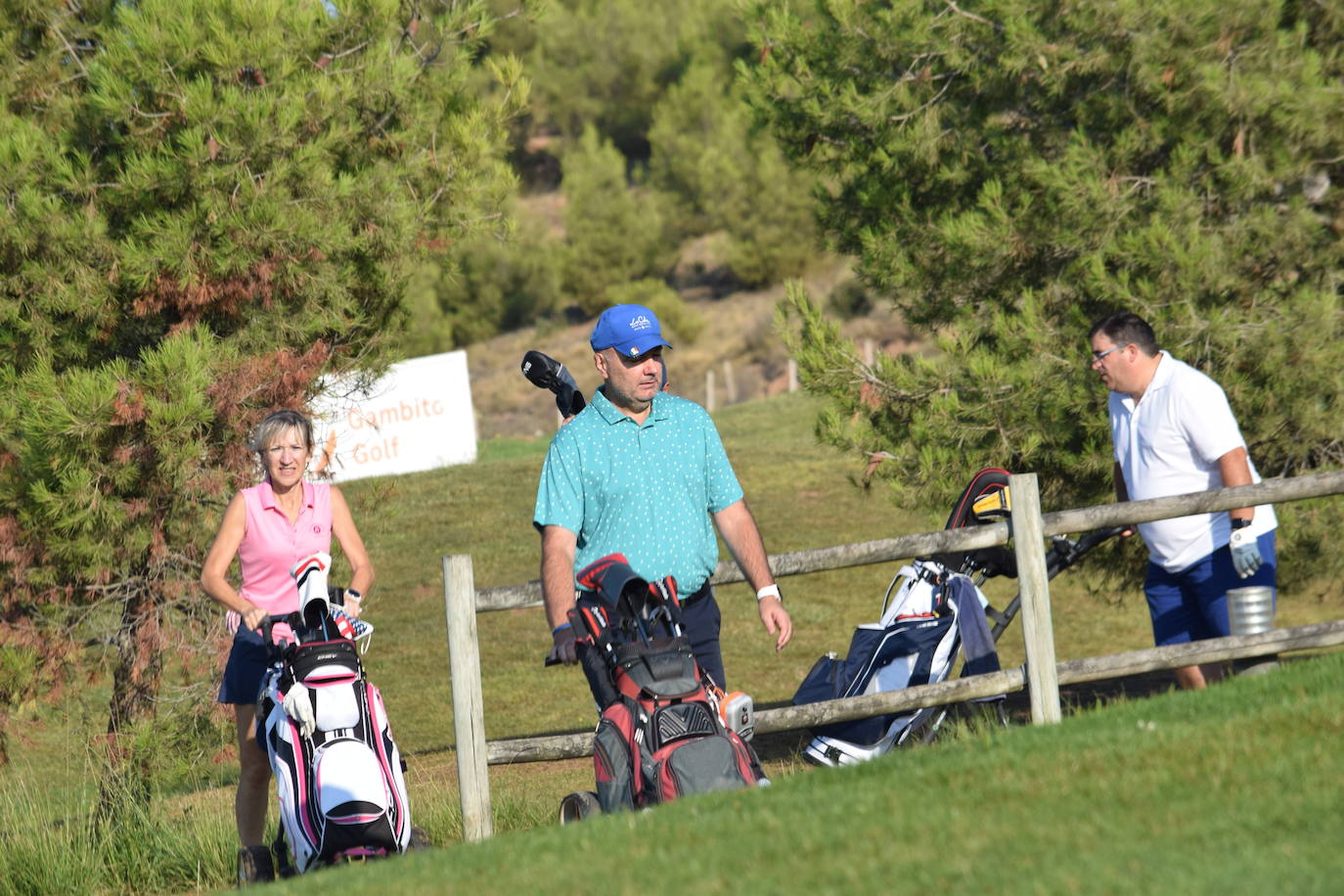 Los participantes en el torneo de patrocinadores de la Liga de Golf y Vino disfrutaron de un gran día de golf en El Campo de Logroño. 
