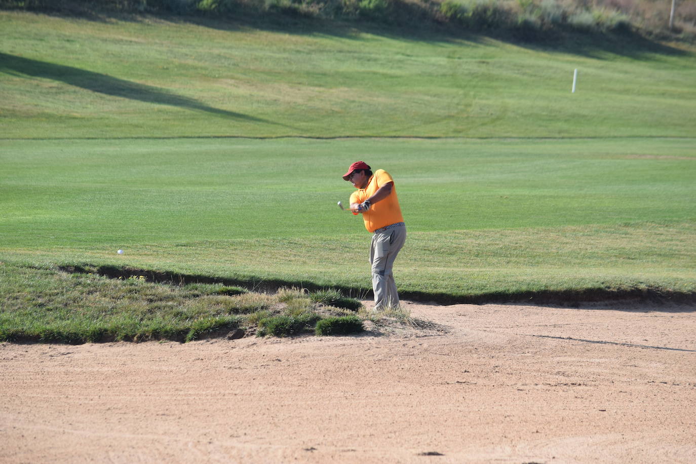 Los participantes en el torneo de patrocinadores de la Liga de Golf y Vino disfrutaron de un gran día de golf en El Campo de Logroño. 