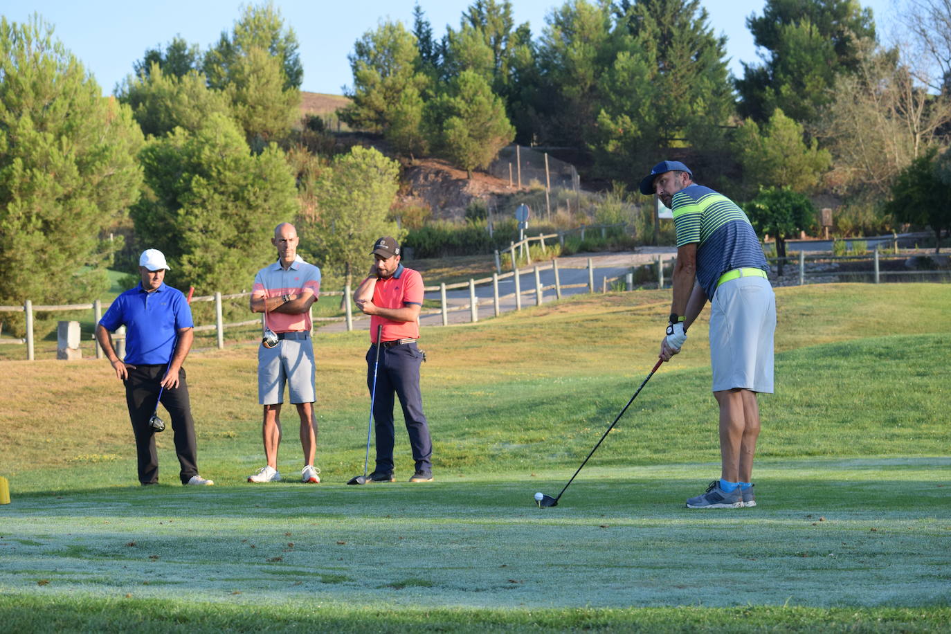 Los participantes en el torneo de patrocinadores de la Liga de Golf y Vino disfrutaron de un gran día de golf en El Campo de Logroño. 