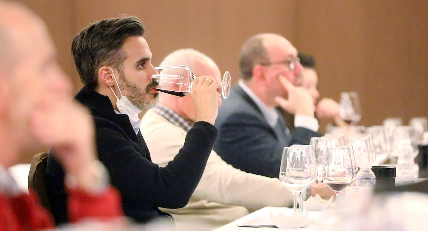 Los vinos del viticultor Carlos Sánchez sorprendieron a los asistentes a la cata de lomejordelvinoderioja.com 