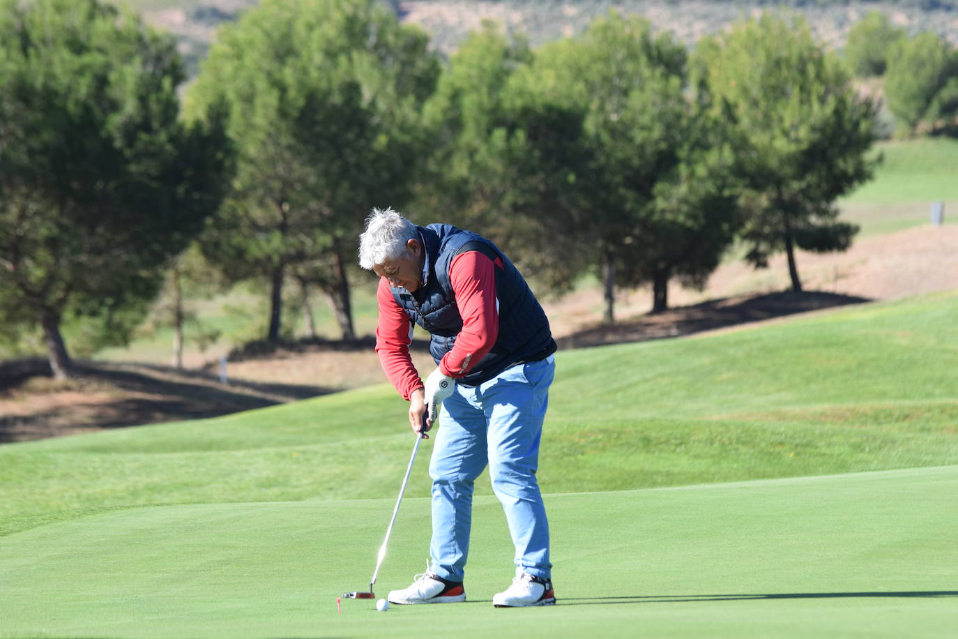 Los participantes en el torneo Bodegas Finca de los Arandinos de la Liga de Golf y Vino, organizado por lomejordelvinoerioja.com, disfrutaron de un gran día de juego en El Campo de Logroño.