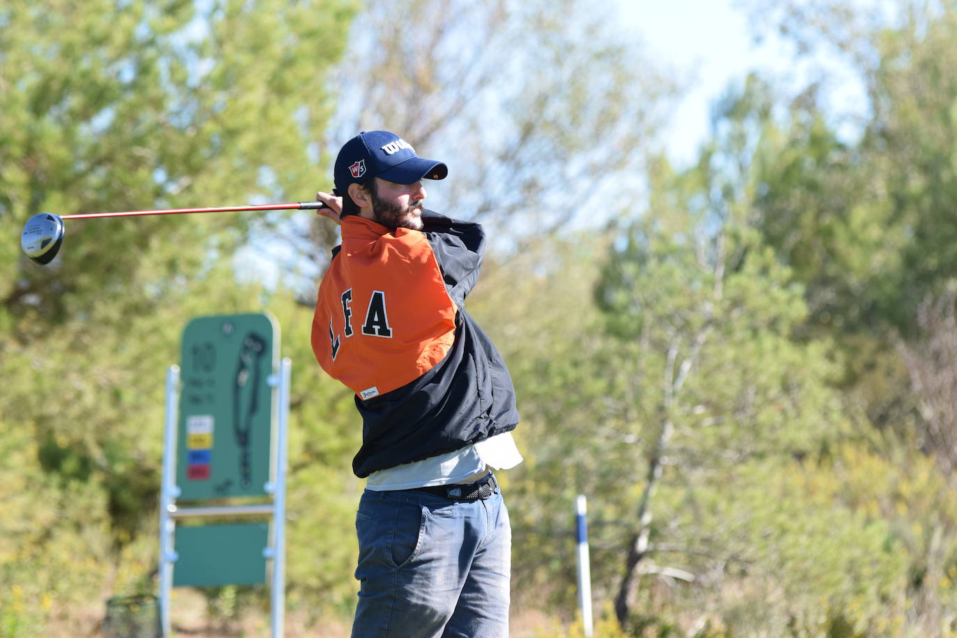 Los participantes en el torneo Bodegas Finca de los Arandinos de la Liga de Golf y Vino, organizado por lomejordelvinoerioja.com, disfrutaron de un gran día de juego en El Campo de Logroño.