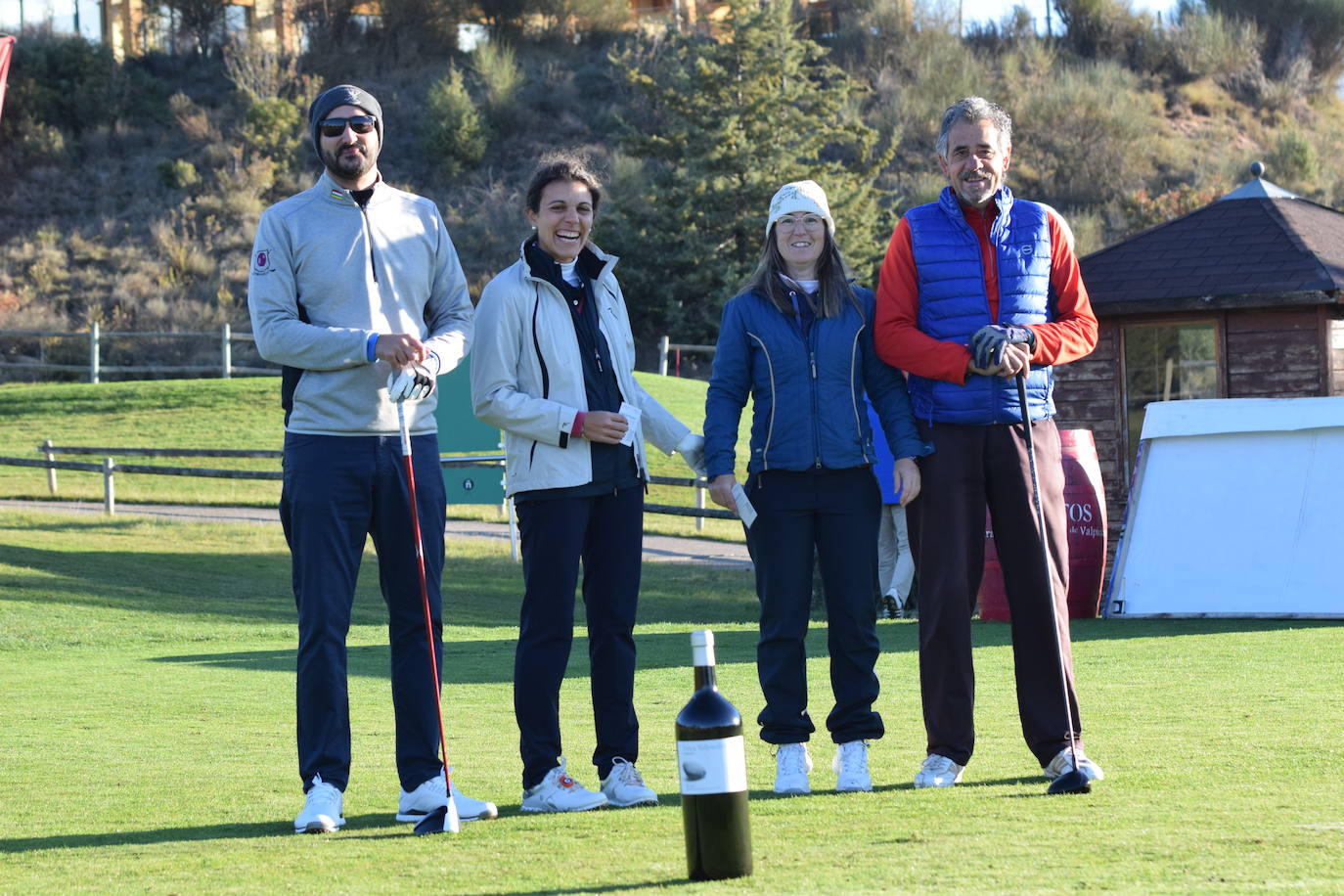 Los participantes en el torneo Finca Valpiedra, de la Liga de Golf y Vino, disfrutaron de un gran día en El Campo de Logroño.