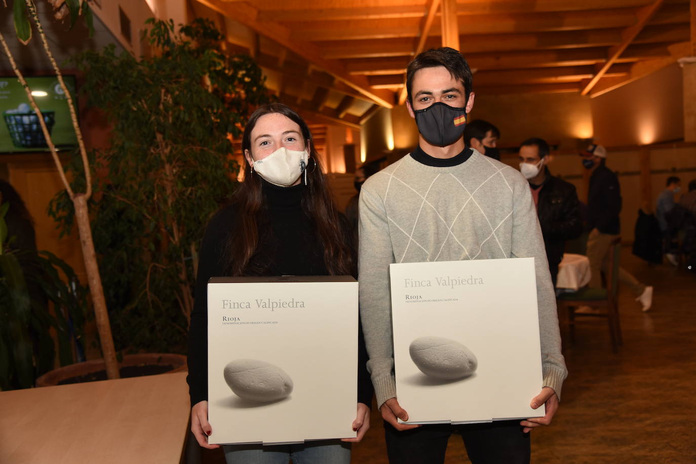 Los ganadores del Torneo Finca Valpiedra, último antes de la gran final de la Liga de Golf y Vino, recibieron sus premios. 