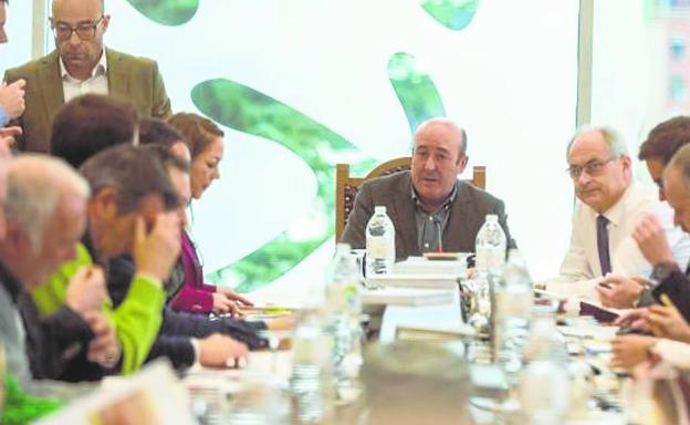 Fernando Ezquerro, presidente de la DOCa Rioja, en la reunión del pleno del Consejo Regulador. 