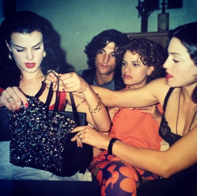 Se conocieron en 1991, y vivieron un tórrido romance que dejaron imágenes muy subidas de tono. El bailarín puede 'presumir' de haber sido el primer 'tomboy' de la vida de Madonna.