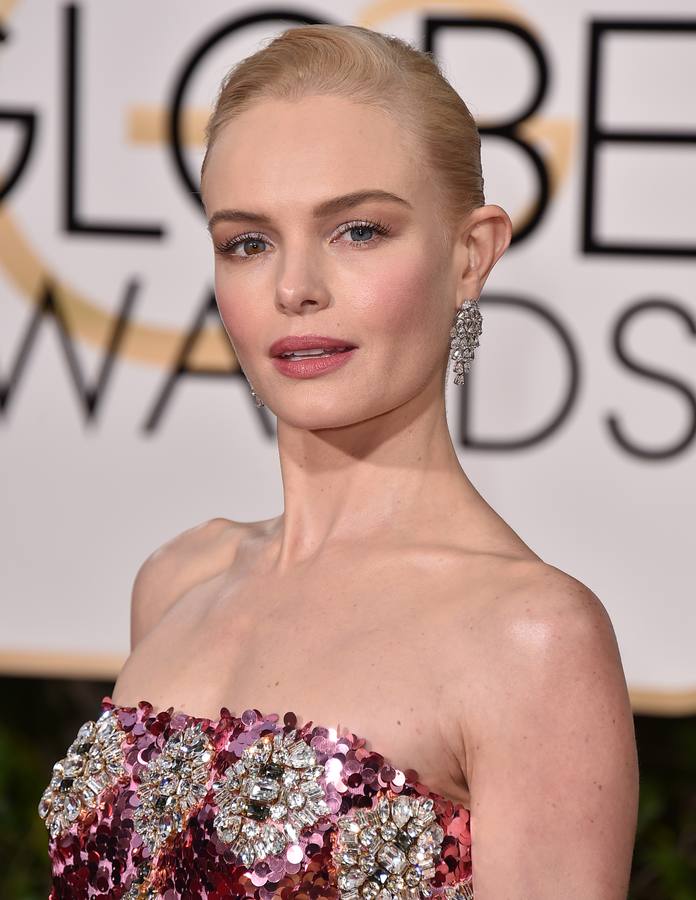 Kate Bosworth con moño de bailarina con efecto pulido y un discreto maquillaje.