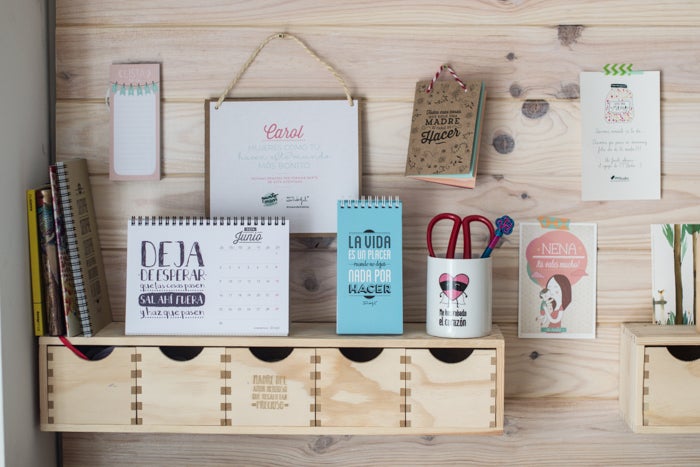 Organiza tu escritorio con calendarios, mensajes y libretas en tu pared, ¡también puedes conquistar ese espacio!