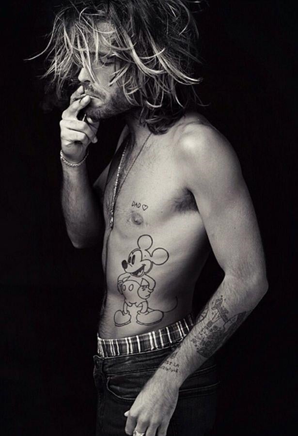 Ana Fernández ha ido rehaciendo su vida poco a poco desde que perdiera a su novio en un accidente de tráfico. El último paso ha sido enamorarse de este chico.